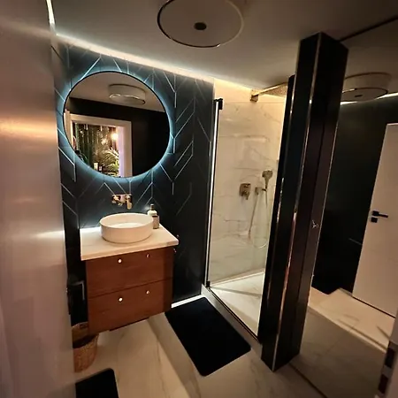 Skyline Elegance With Free Parking Bratislava