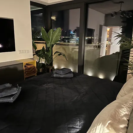 アパート Skyline Elegance With Free Parking ブラチスラヴァ