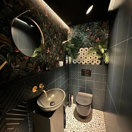Skyline Elegance With Free Parking Apartment Bratislava
