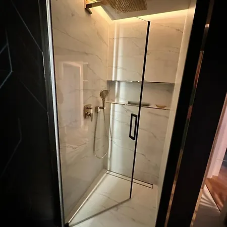 Apartamento Skyline Elegance With Free Parking