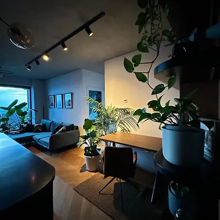 Skyline Elegance With Free Parking Apartamento Bratislava