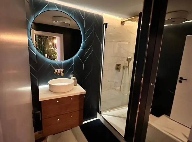 Skyline Elegance With Free Parking Bratislava