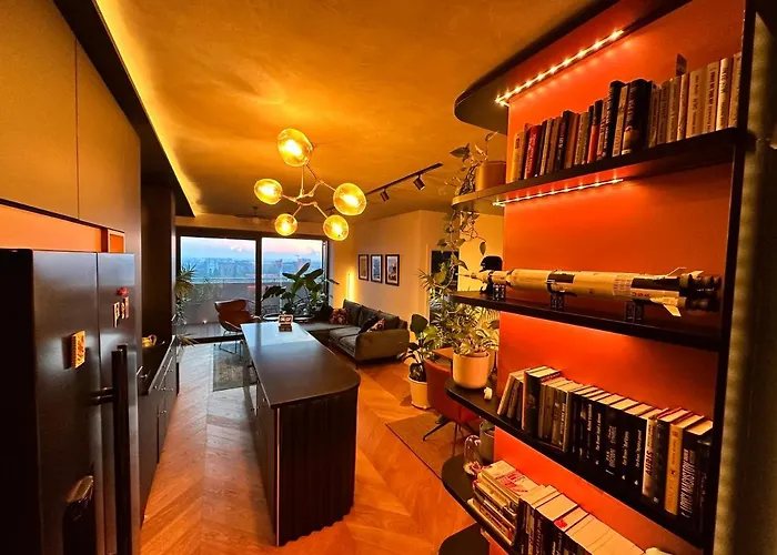 Skyline Elegance With Free Parking Apartment *