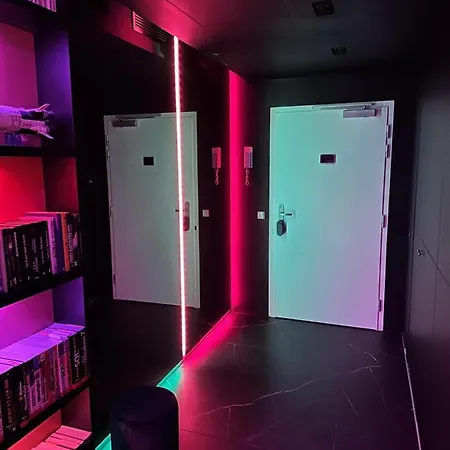 Skyline Elegance With Free Parking ברטיסלאבה