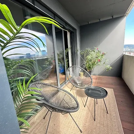 Skyline Elegance With Free Parking ברטיסלאבה