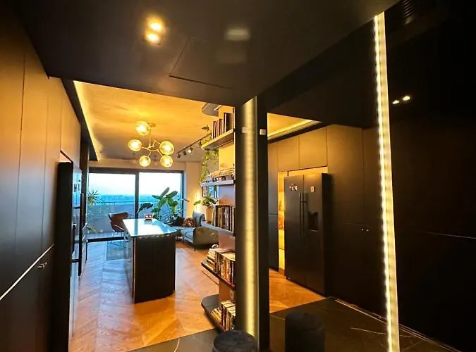 Skyline Elegance With Free Parking Appartement *