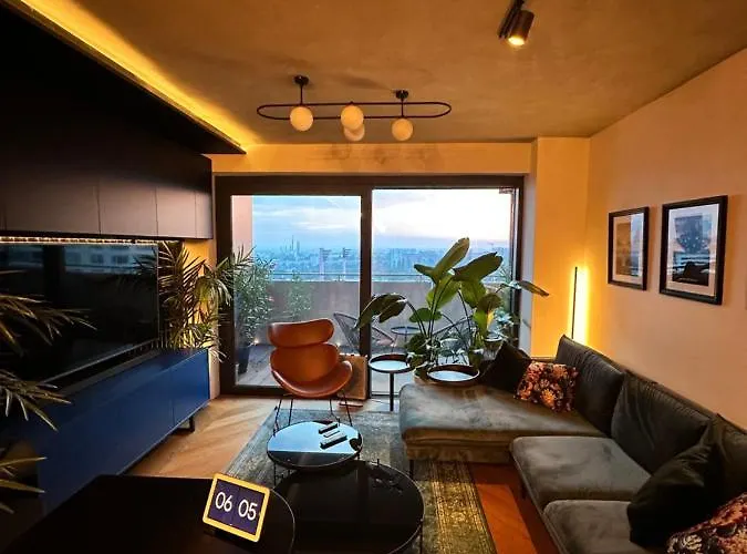 Skyline Elegance With Free Parking Appartement