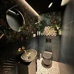 Skyline Elegance With Free Parking Apartment Bratislava