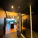 Skyline Elegance With Free Parking Apartment *