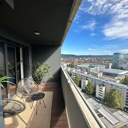 Skyline Elegance With Free Parking Apartment Bratislava